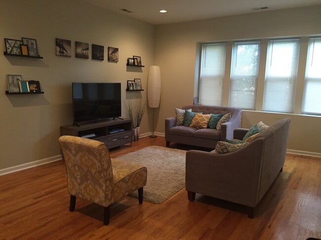 Building Photo - 2438 N Laramie Ave