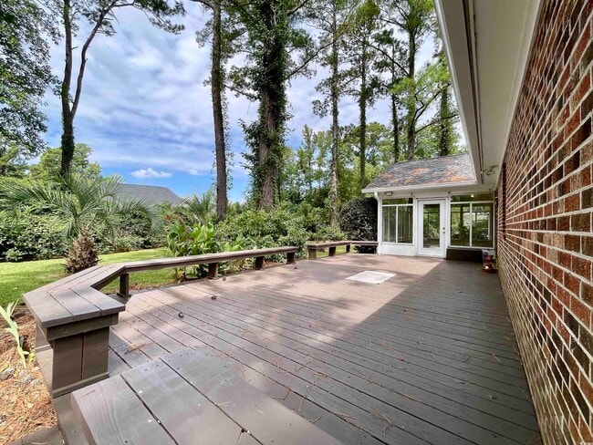 Building Photo - 219 Green Lake Dr