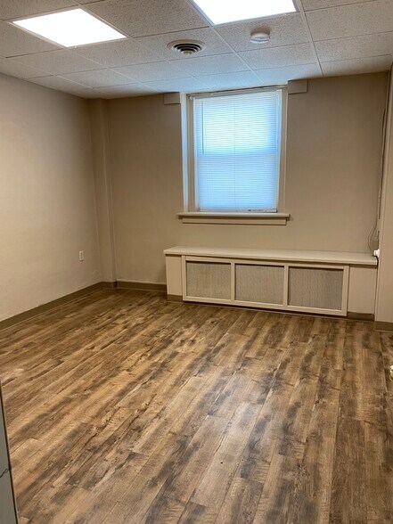 Building Photo - 705 1st Ave N