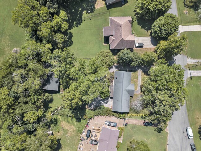 Building Photo - 509 Mathes Ct