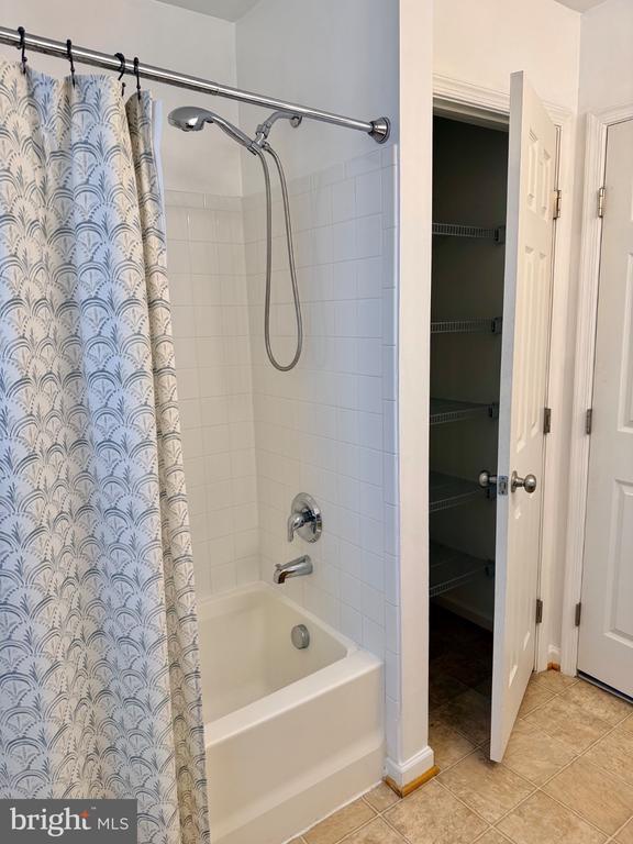 Building Photo - 9330 Birch Cliff Drive