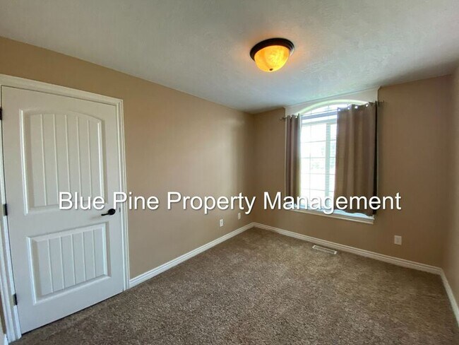 Building Photo - 3818 196 N