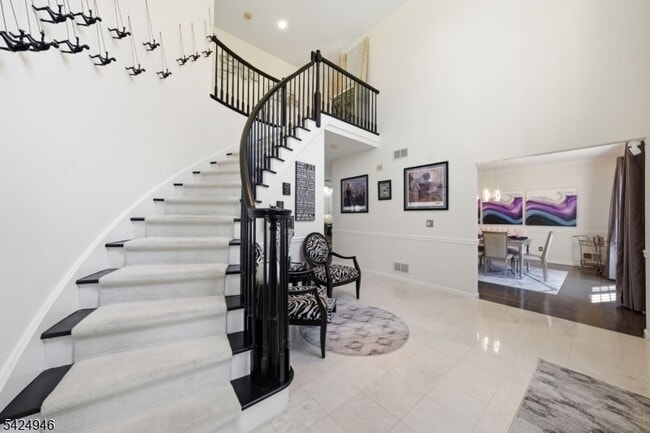 Building Photo - 11 Rosewood Ln