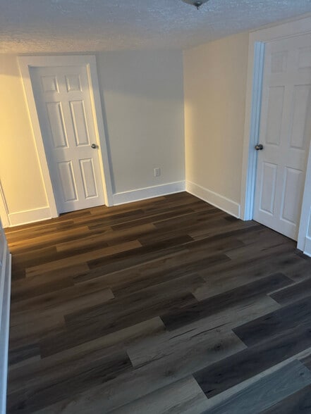 Building Photo - 105 Carlisle St