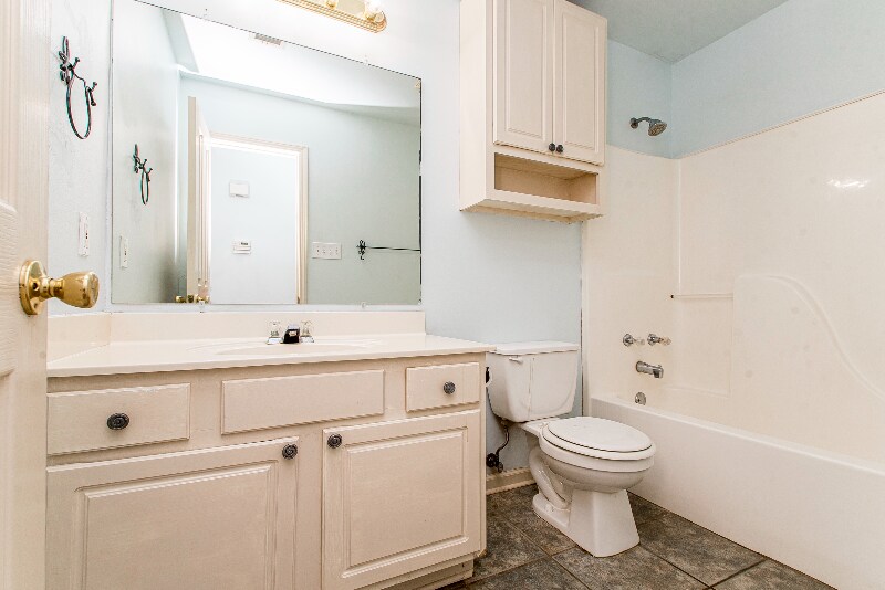 Building Photo - 1348 Harwich Dr