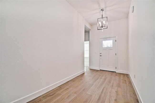 Building Photo - 5 Stoneleigh Ln