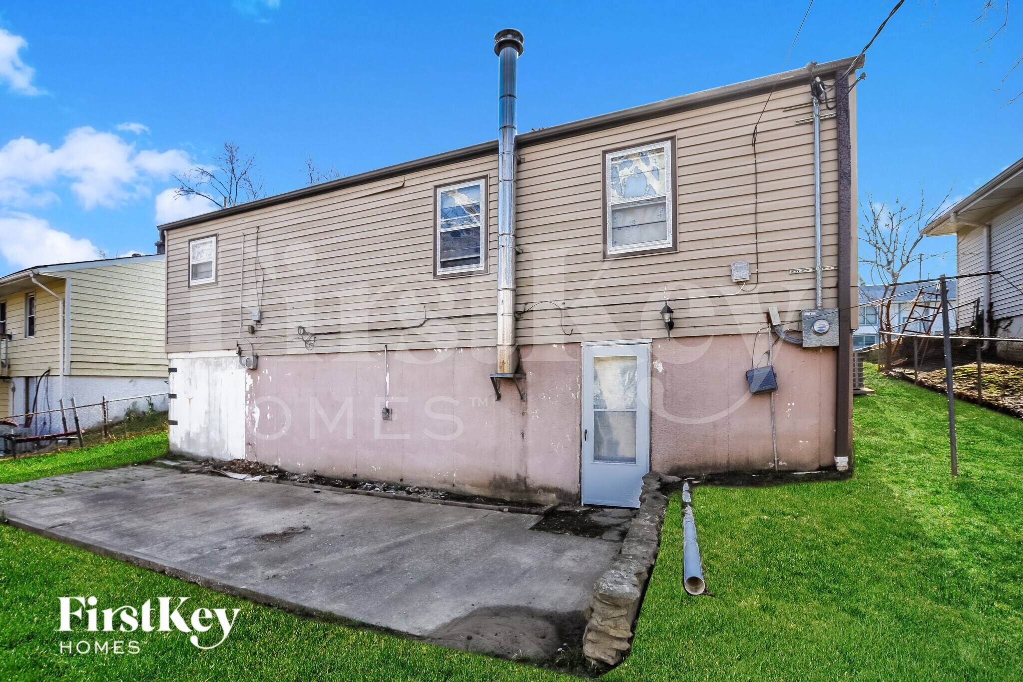 Building Photo - 5128 N Palmer Ave