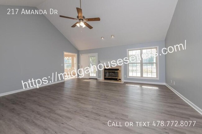 Building Photo - 217 Amanda Dr
