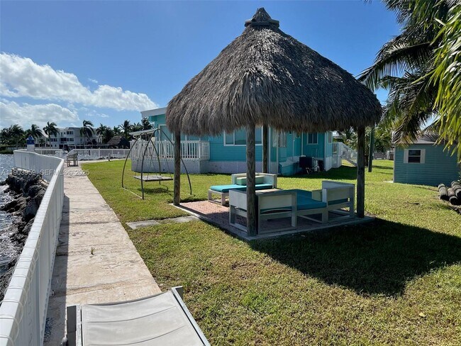 Building Photo - 900 Morris Ave