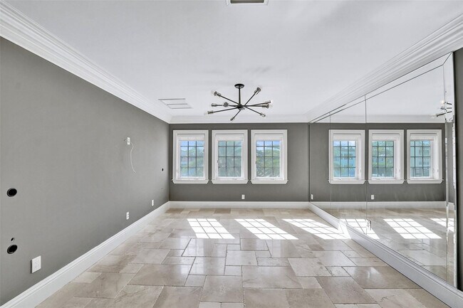 Building Photo - 1744 SE 9th St