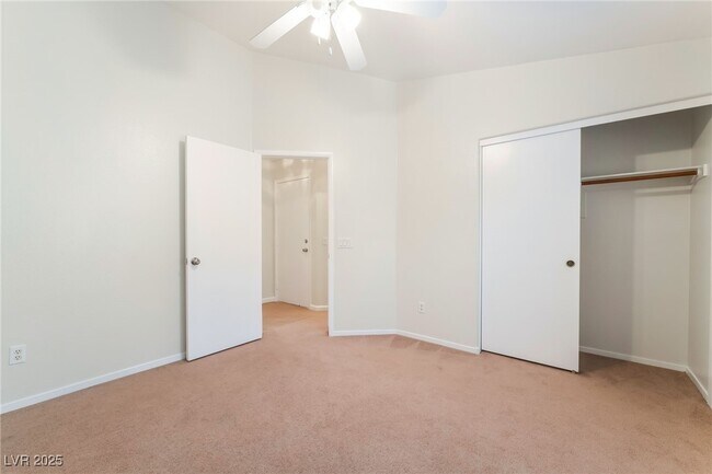 Building Photo - 11073 Vallerosa St