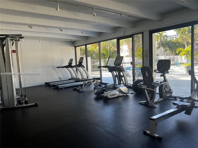 Building Photo - 20200 W Country Club Dr