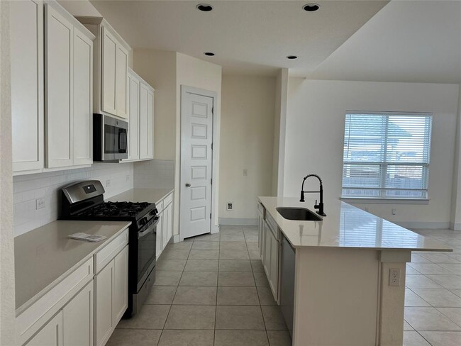 Building Photo - 11204 Charger Wy