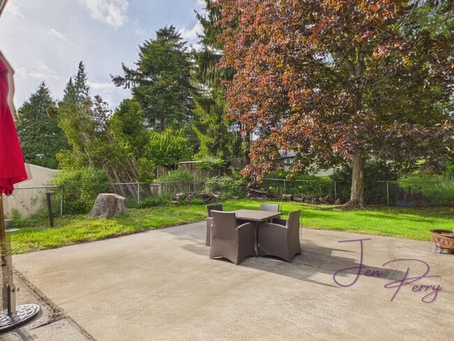 Building Photo - 3 Bedroom near Vista Middle School Ferndale