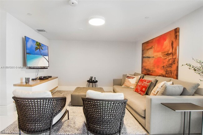 Building Photo - 200 Biscayne Blvd Way