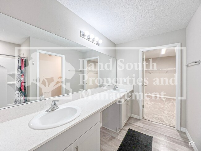 Building Photo - 5484 Siltstone St