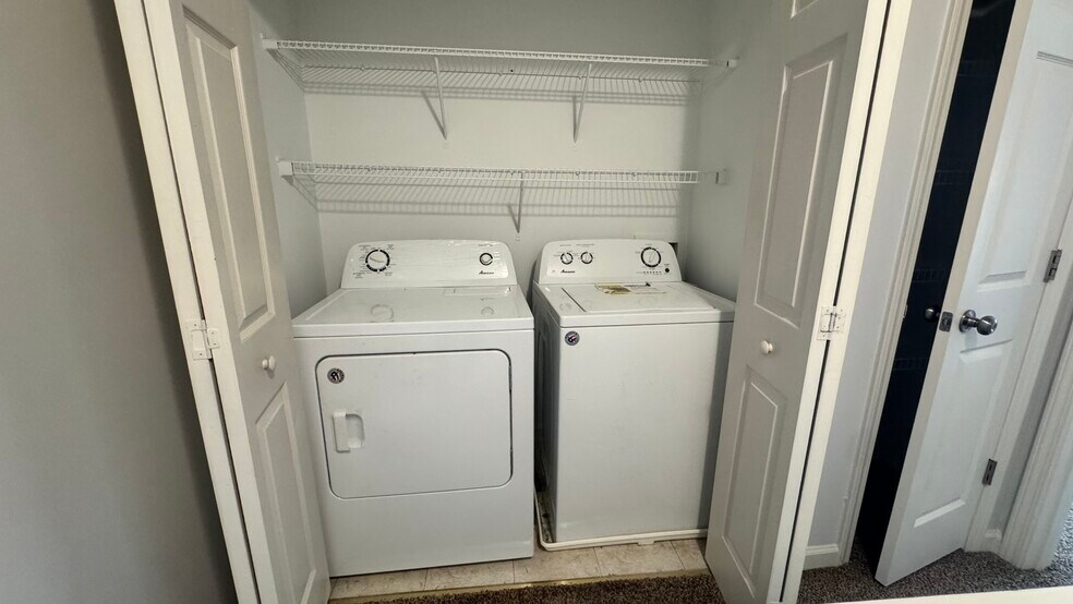 Building Photo - 3385 Hidden Cove Cir