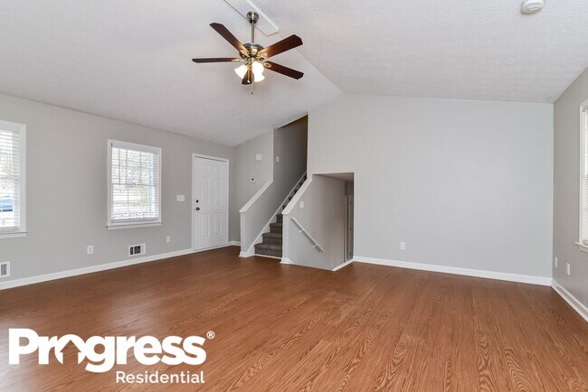 Building Photo - 490 Radio Ct