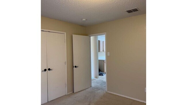 Building Photo - 1410 Quail Meadow Dr