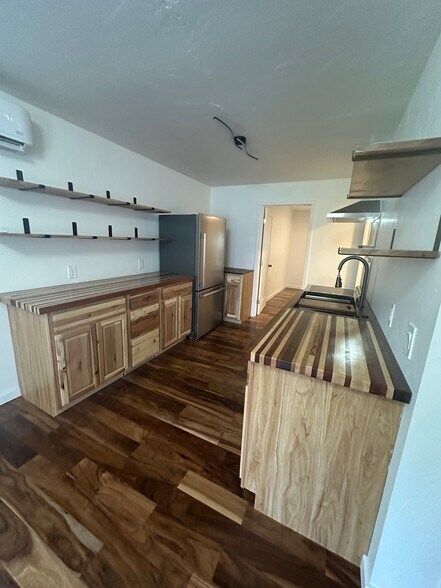 Building Photo - 401 Beaumont Dr