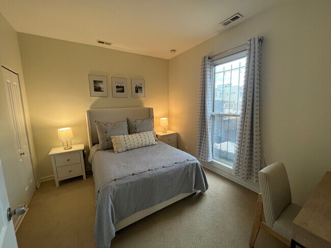 Bedroom 2 - 1708 N Bissell St
