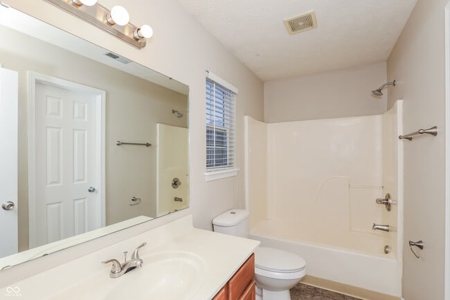 Building Photo - 2011 Lohr Dr