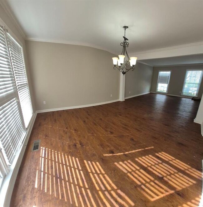 Building Photo - 450 Stedford Ln