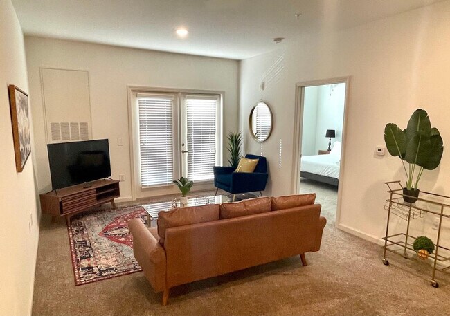 Building Photo - 8251 Windsor Hill Blvd