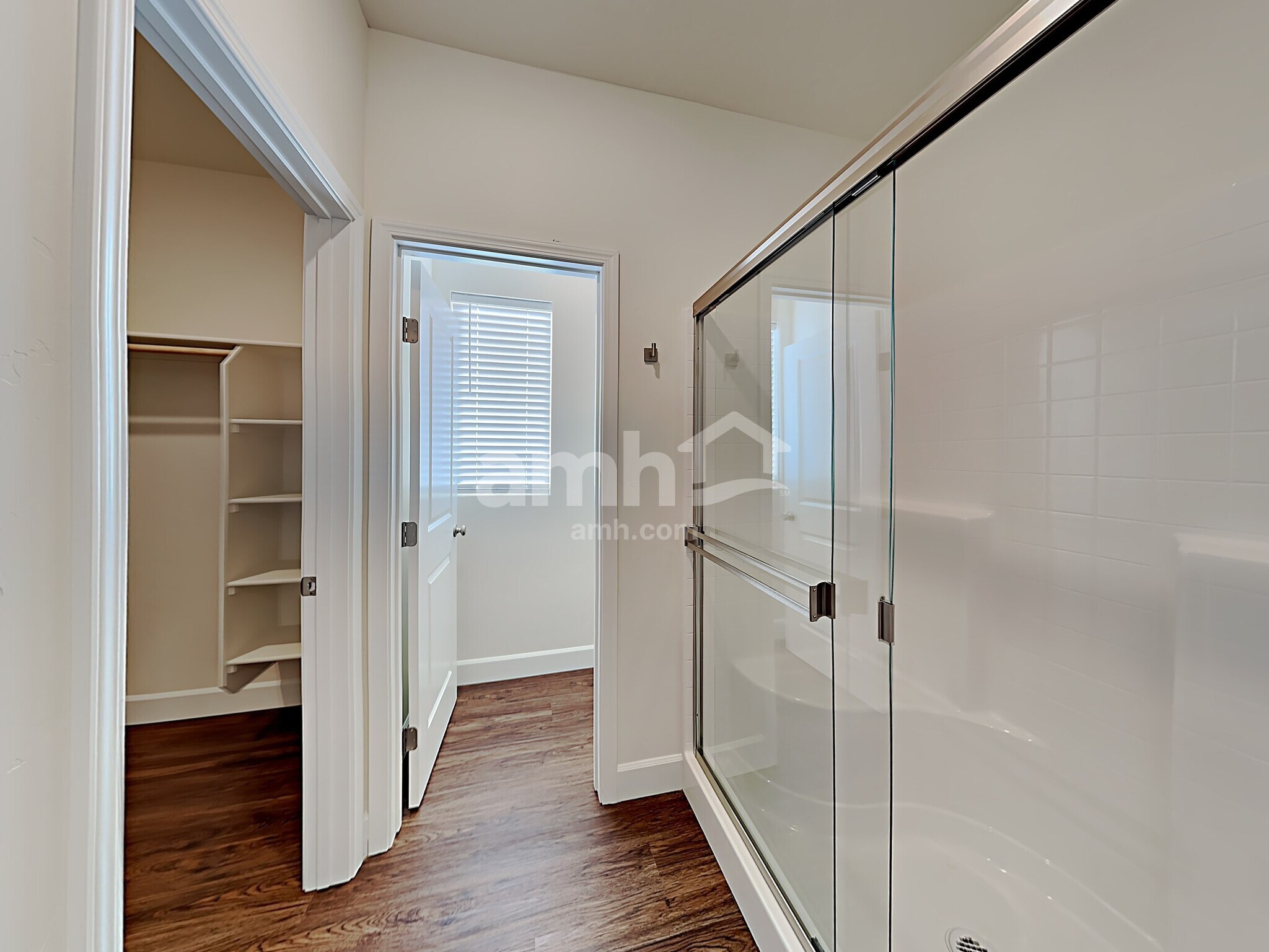 Building Photo - 2010 N Oconner Ave