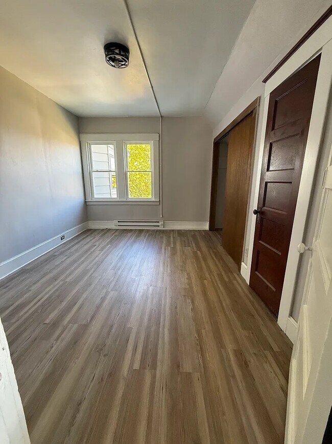 Building Photo - 317 Clinton St