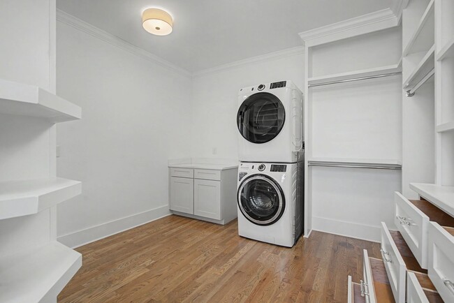 Building Photo - East Nashville Rental with Downtown Views!