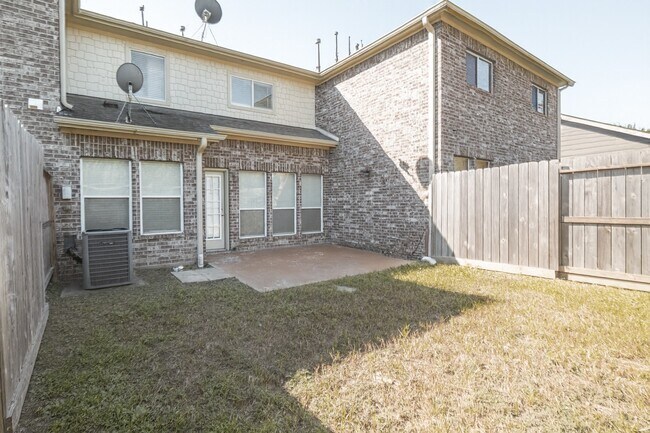 Building Photo - 10944 Chazenwood Dr