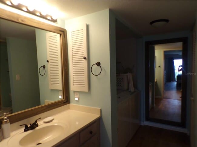 Building Photo - 25188 Marion Ave