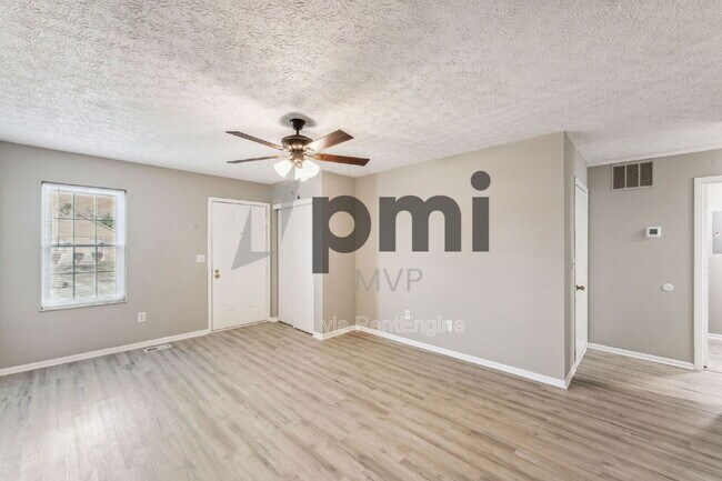 Building Photo - 3783 Petzinger Rd