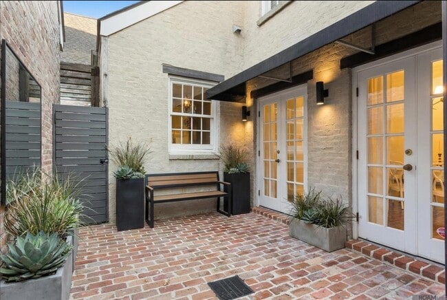 Building Photo - 7962 Wrenwood Blvd