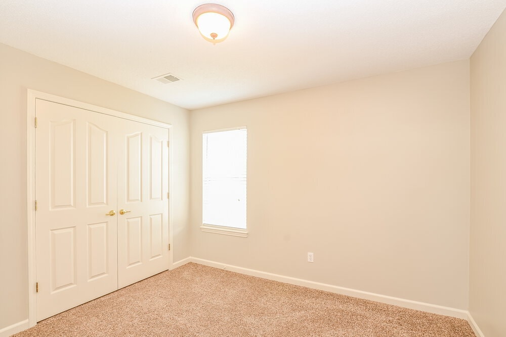 Building Photo - 2865 Pinnacle Dr