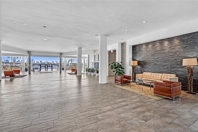 Building Photo - 800 West Ave