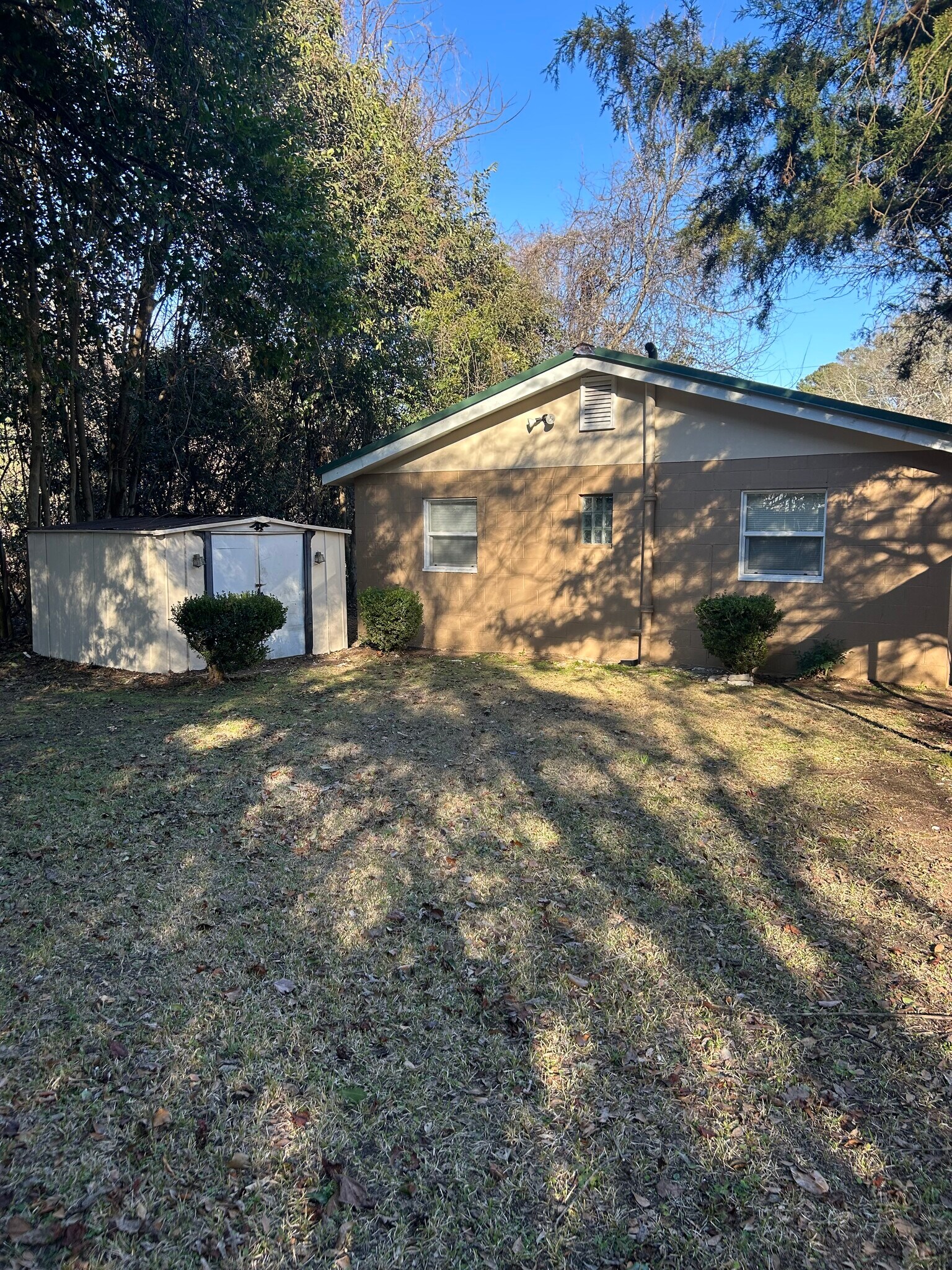 Building Photo - 1339 Jackson Ln