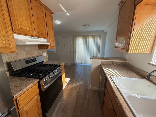 Building Photo - 14265 Terra Bella St