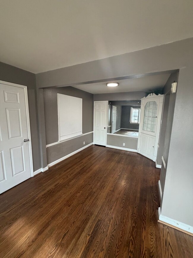 Building Photo - Charming 2BD/1BA at St. Louis