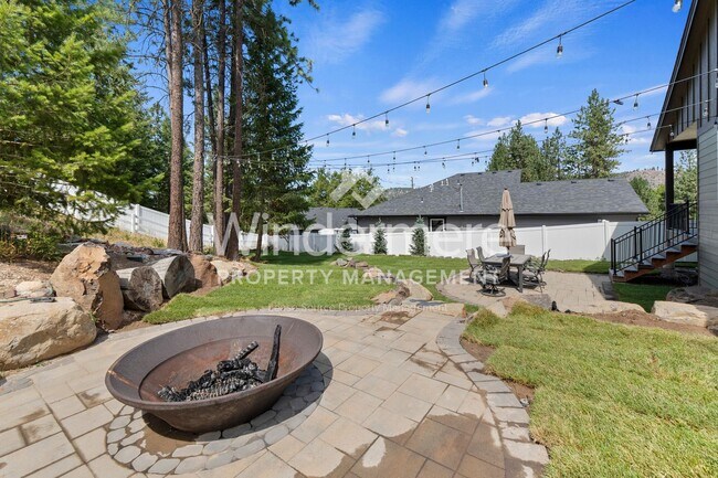 Building Photo - * Coming Soon 08/15/2025*Furnished Executi...