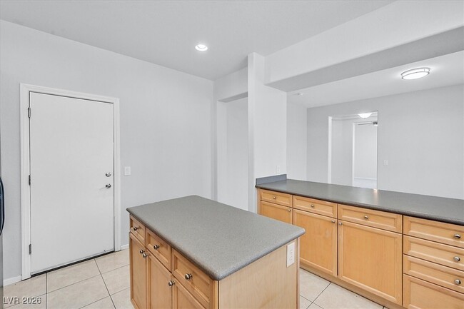 Building Photo - 7556 Creative Ct