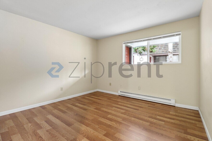 Building Photo - Unit 1