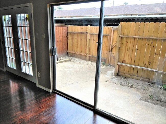 Building Photo - 5800 Lumberdale Rd