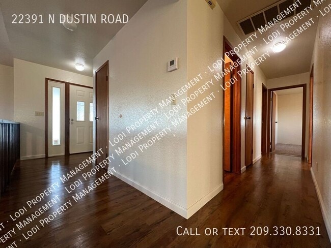 Building Photo - 22391 Dustin Rd