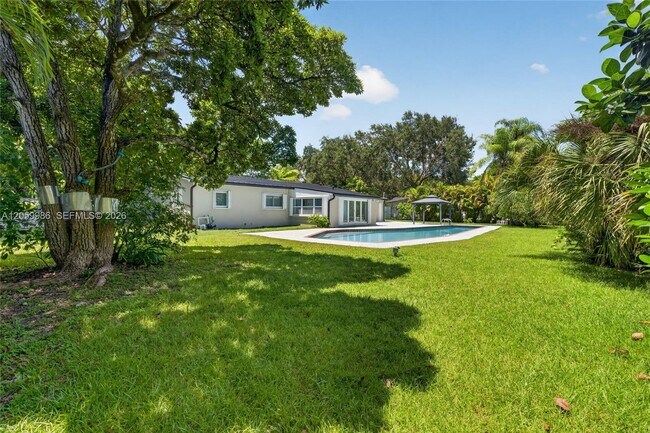 Building Photo - 12930 SW 81st Ave