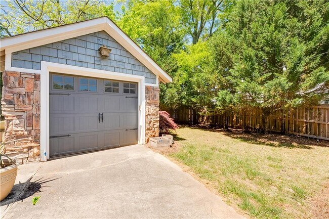 Building Photo - 45 Mortimer St SE