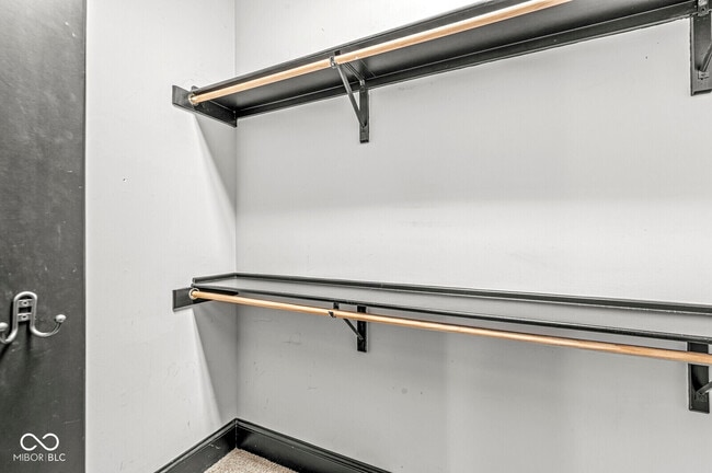 Building Photo - 331 N East St