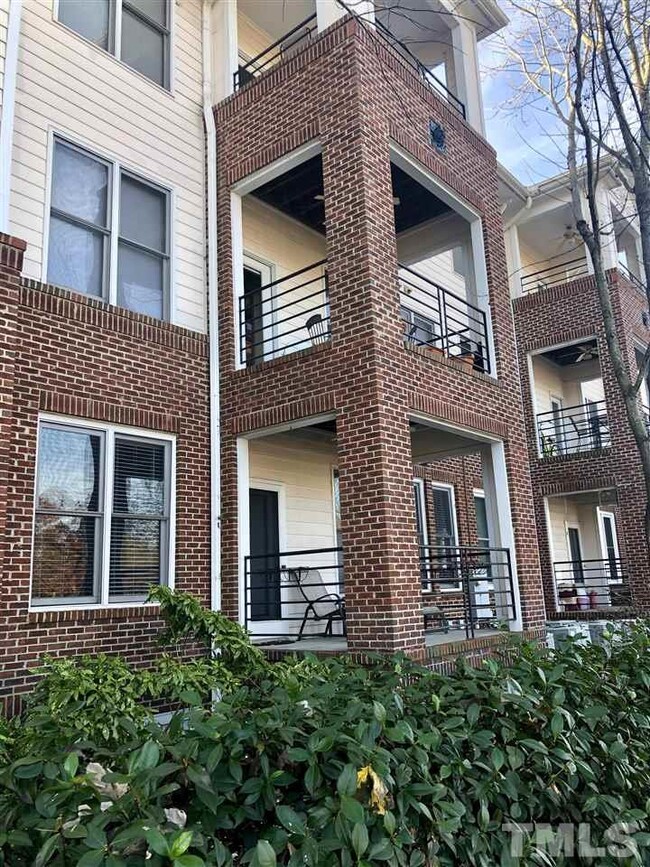Building Photo - 720 N Person St
