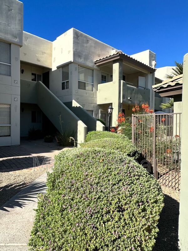 Building Photo - 1825 W Ray Rd